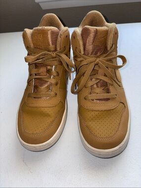 Nike Court Borough Midi sneaker, Size 5 1/2 Y